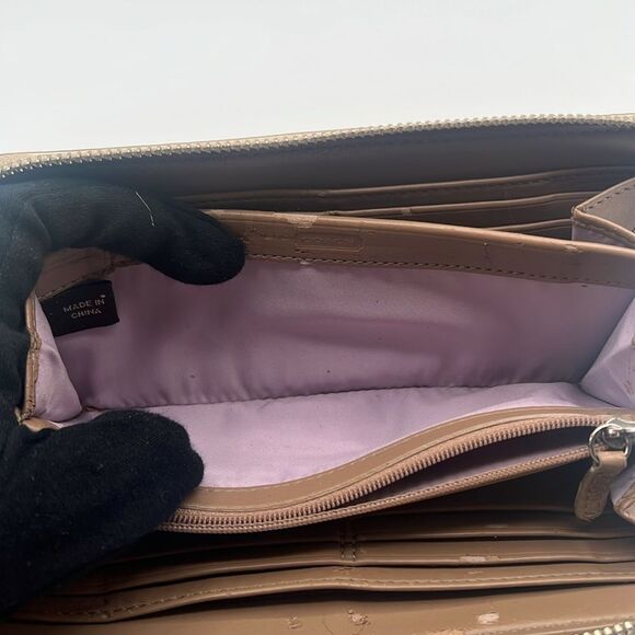 COACH TAN AND METALLIC HEART CHARM MONOGRAM ZIPPY WALLET - Picture 10 of 11